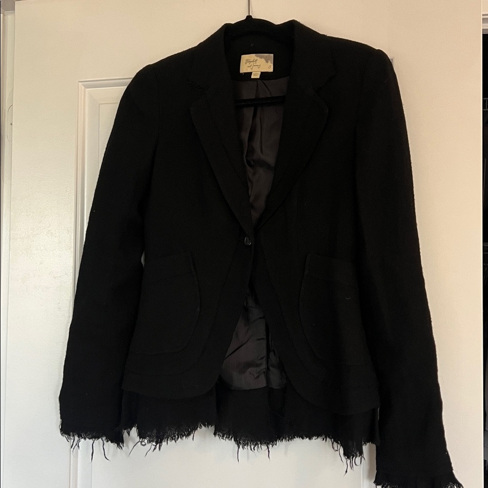 Elizabeth and James iconic Black Textured Blazer